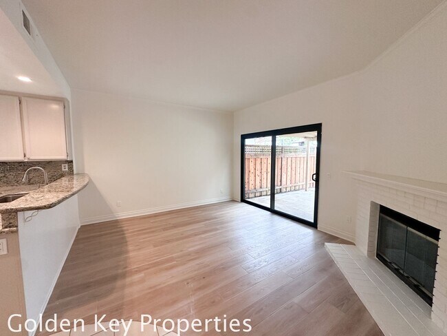 Building Photo - Move-in ready townhome in desirable Summerhill community in Encinitas!