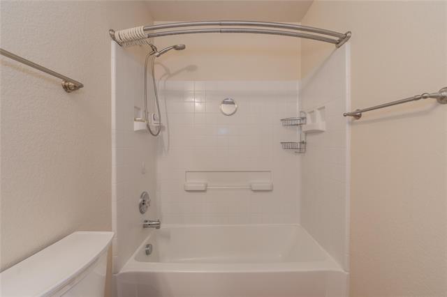 Building Photo - 7801 Quiet Waters Dr