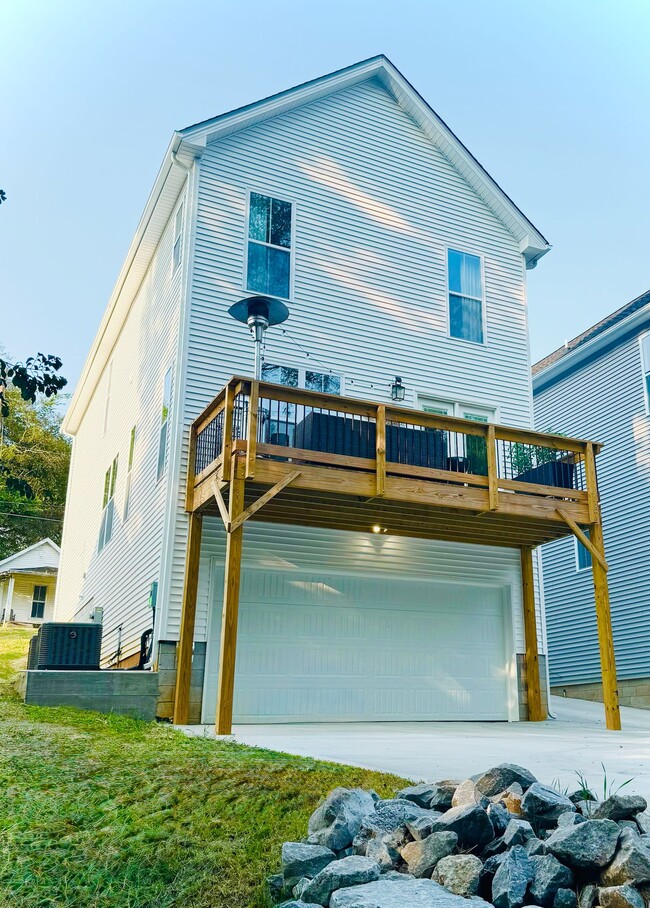 Building Photo - 218 High St