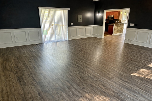 Building Photo - 103 Meadowview Rd