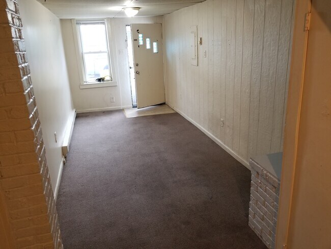 Building Photo - 111 Arch St