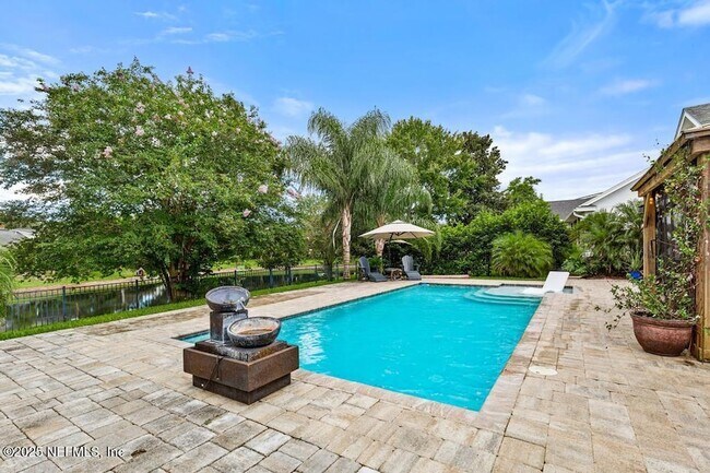 Building Photo - 1175 Eagle Point Dr