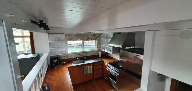 Building Photo - 12 A Dock