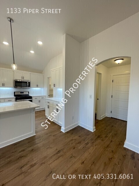 Building Photo - 1133 Piper St