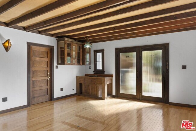 Building Photo - 1409 Avon Park Terrace