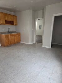 Building Photo - 440 E Cheltenham Ave