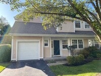 Building Photo - Beautiful 4/5 bedroom townhouse in Winding Ridge