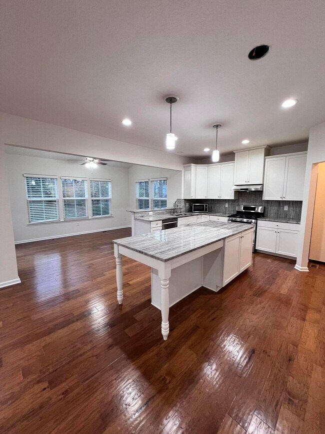 Building Photo - 7847 Aideen Ct