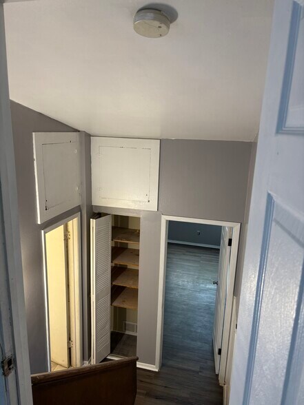 Building Photo - 9281A W Allyn St