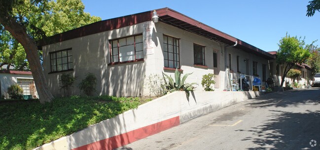 Building Photo - 485 E Washington Blvd