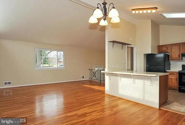 Building Photo - 8707 Greystone Pl