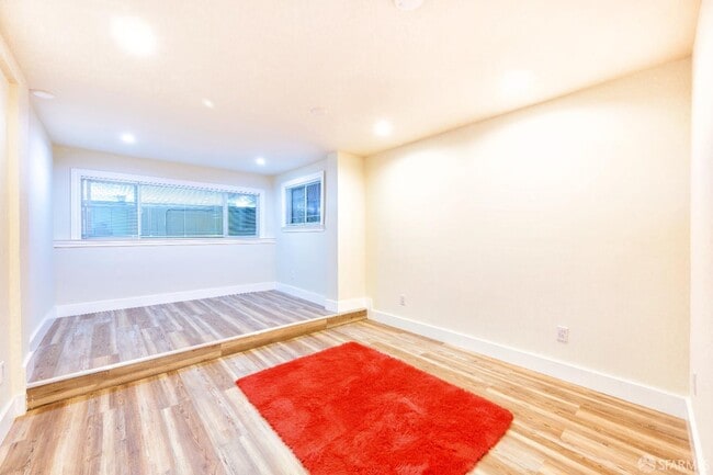 Building Photo - 2371 30th Ave