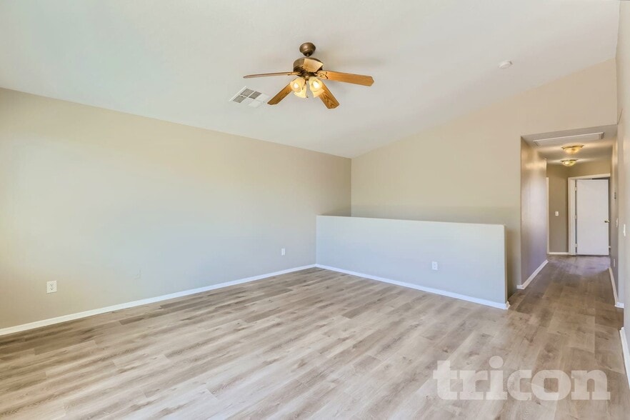 Building Photo - 924 S 240th Dr