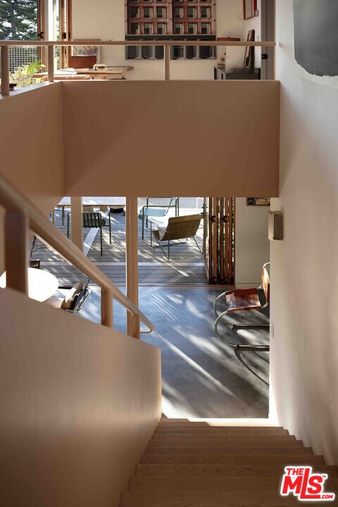 Building Photo - 2169 Lemoyne St