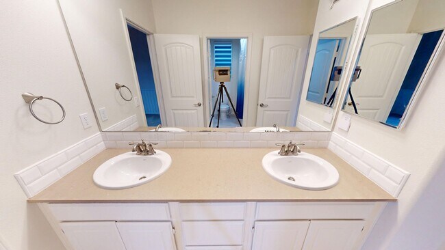 Building Photo - PRICE REDUCED | SOLAR | Great Location