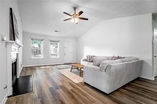 Building Photo - 2493 Barndale Dr