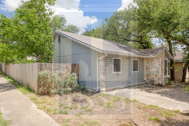 Building Photo - 12800 Steeple-Chase Dr