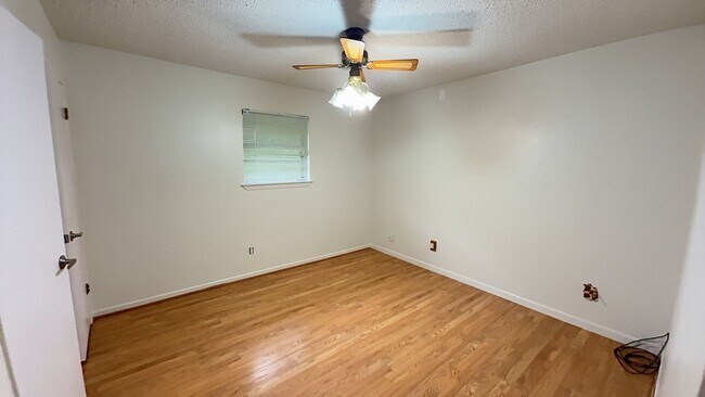 Building Photo - 415 Orchid Dr