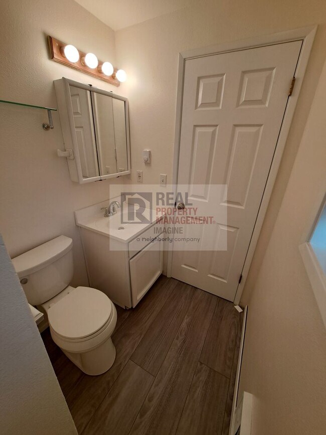 Building Photo - Newly Updated 3 Beds, 2 Bath Home on Quiet Street