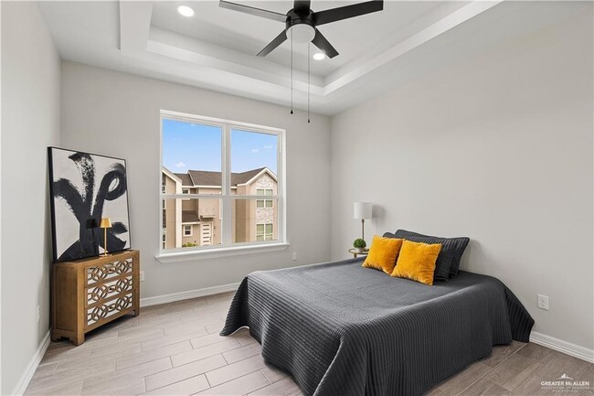 Building Photo - 27 N Crown Point