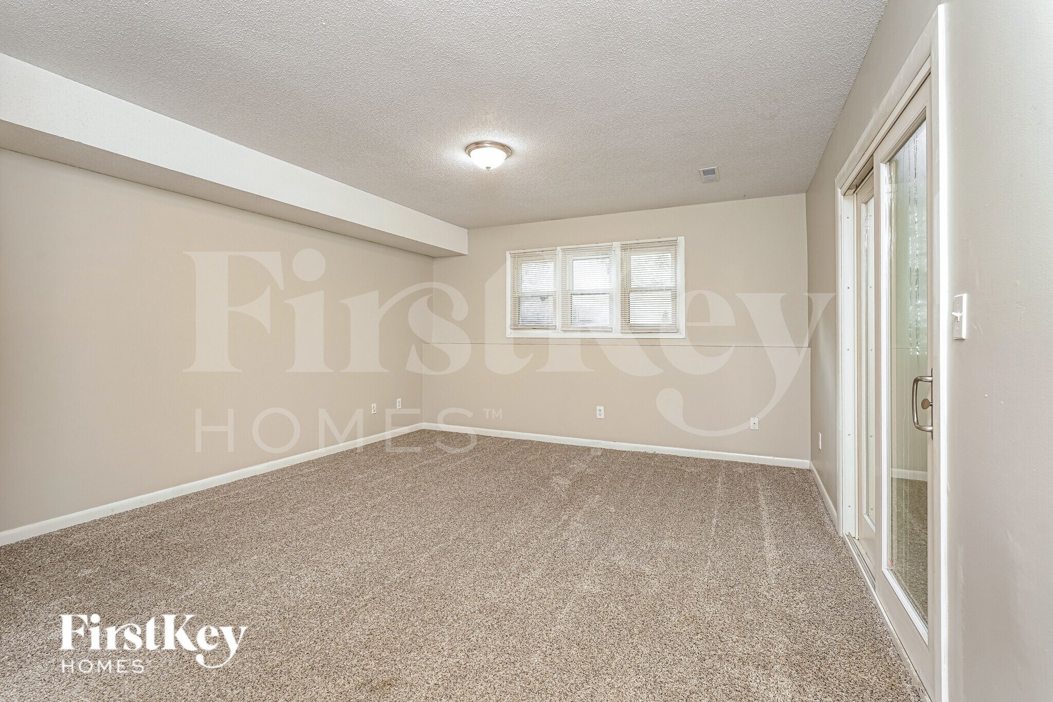 Building Photo - 137 Carrisbrooke Ln