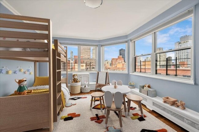 Building Photo - 3 bedroom in New York NY 10065