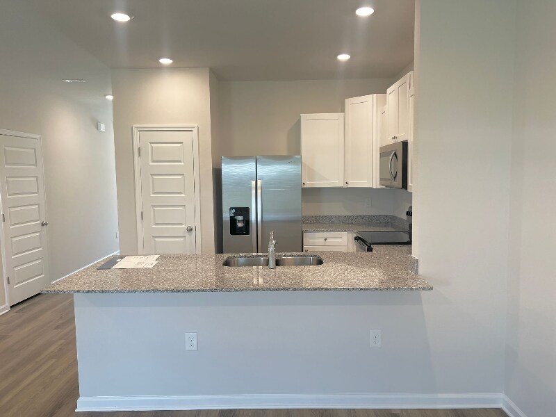 Building Photo - 1745 Jakes Dr