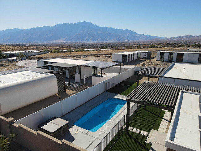 Building Photo - 13848 Scenic Crest Cir