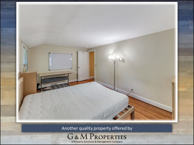 Building Photo - 4-Bedroom Single-Family - Walk to Strong/UofR!