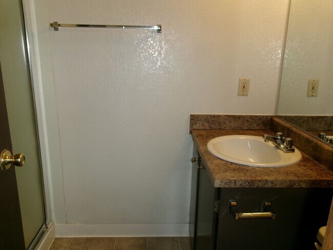 Building Photo - 3140