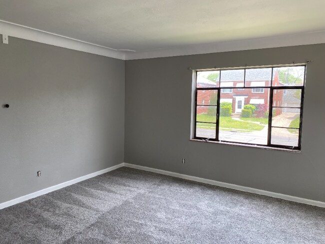 Building Photo - 3433 Douglas Rd