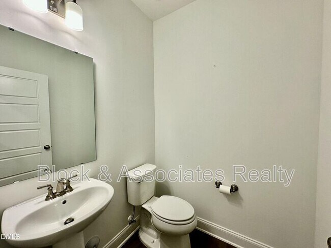 Building Photo - 2093 Maggie Vly Dr