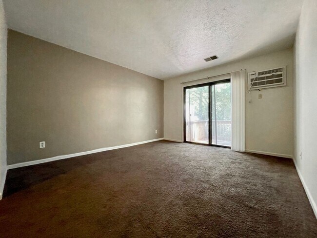 Building Photo - 2956 Vineland Ave SE