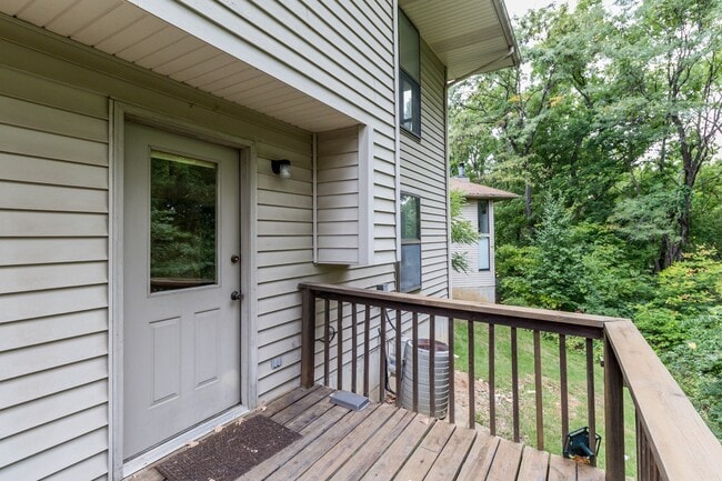 Building Photo - 1616-1618 Handley Place