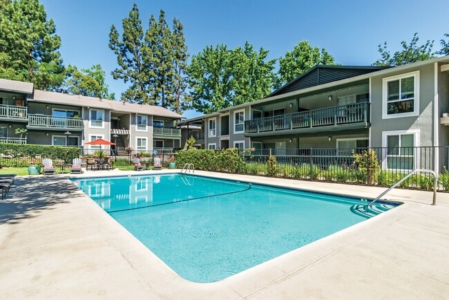Pool at Pleasanton Glen - Pleasanton Glen Apartments