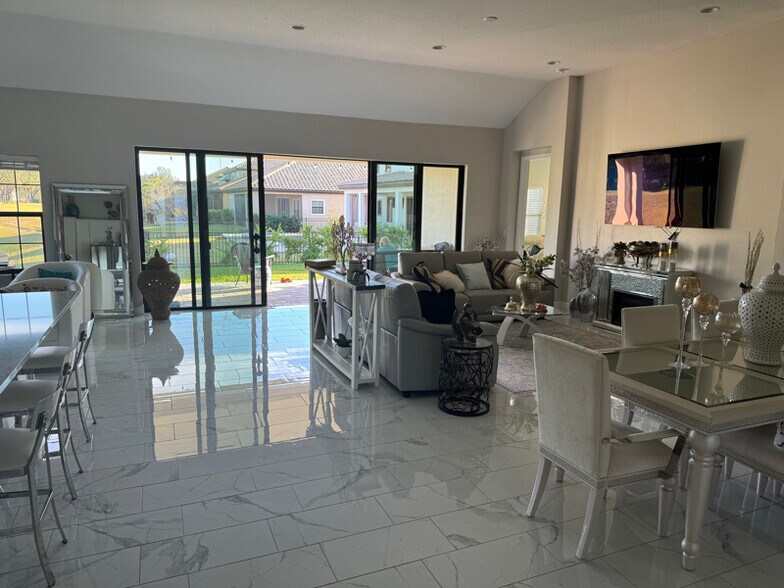 Primary Photo - 11305 Hawks Fern Dr