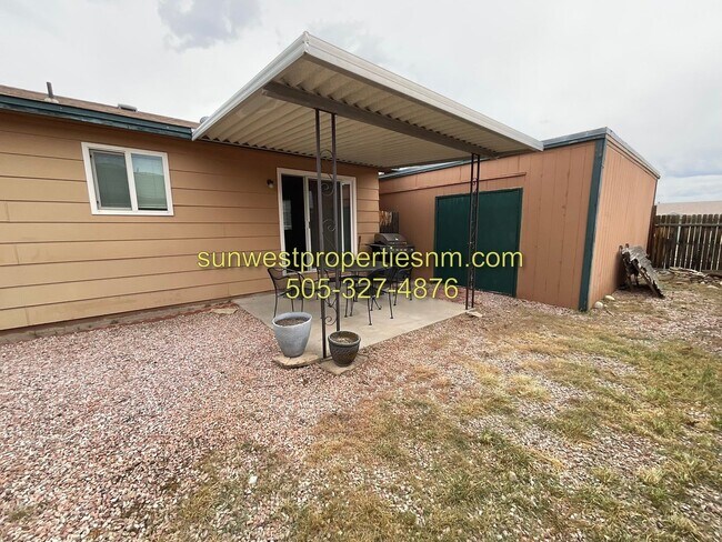 Building Photo - 3 Bedroom, 2 Bathroom with 2 Car Garage and Fenced Back Yard