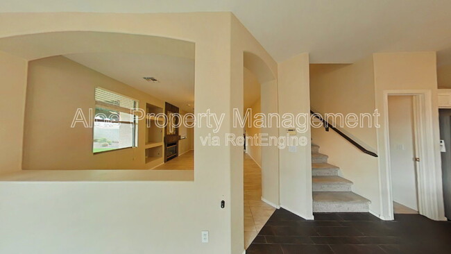 Building Photo - 491 W Ebony Way