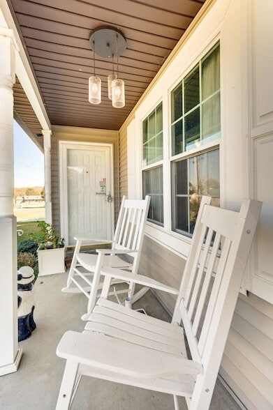 Building Photo - 808 Water View Terrace