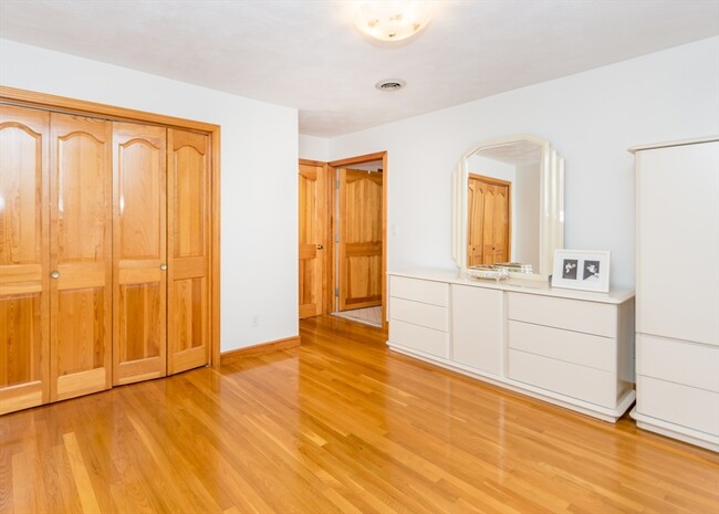 Building Photo - 80 Woodcliff Dr