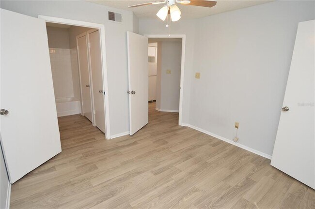 Building Photo - 8723 Fancy Finch Dr