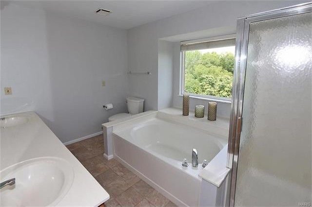 Building Photo - 1542 Glenn Brooke Woods Cir