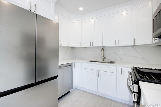 Building Photo - 46 Linwood Rd S