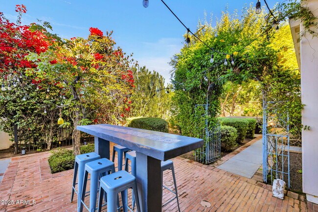 Building Photo - 4402 E Turney Ave