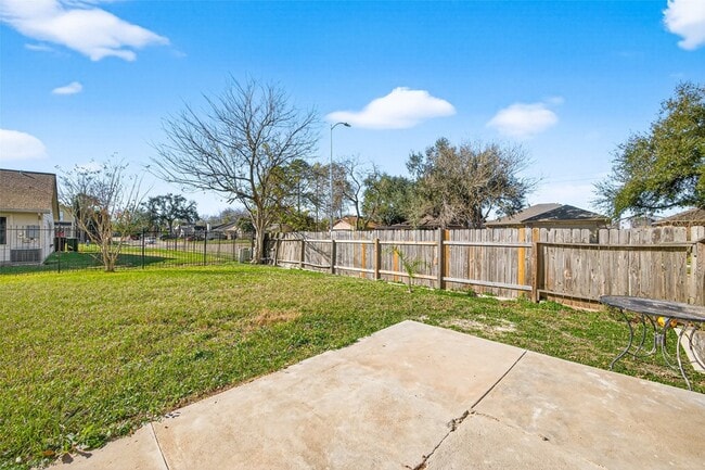 Building Photo - 3479 Rockrill Dr