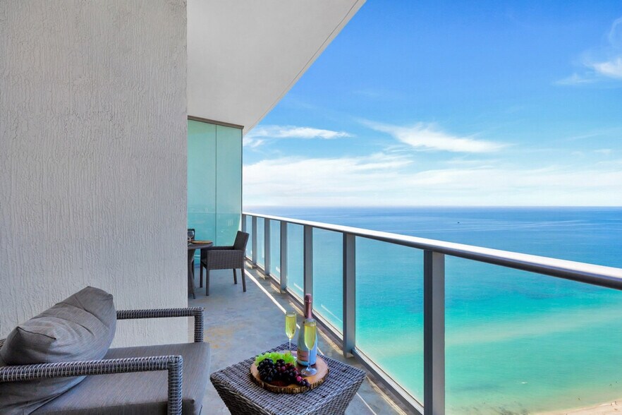 Building Photo - 4111 S Ocean Dr
