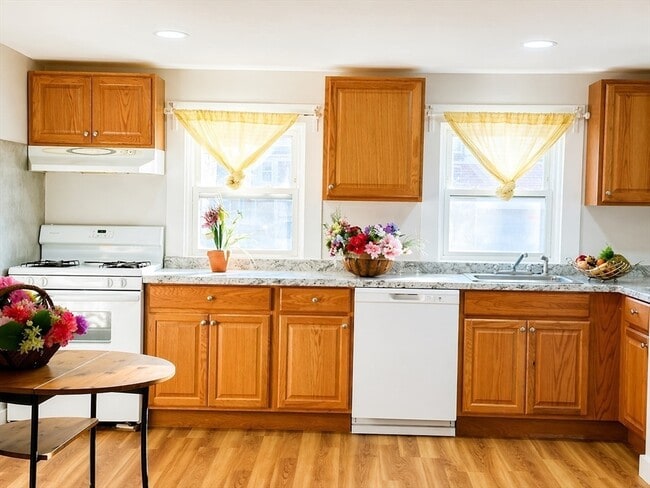 Building Photo - 8 Ralph Piteri Terrace