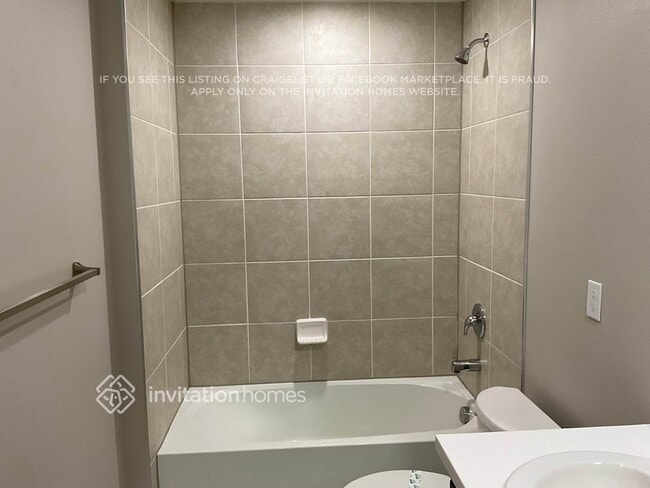 Building Photo - 1306 Mariner Ave SE