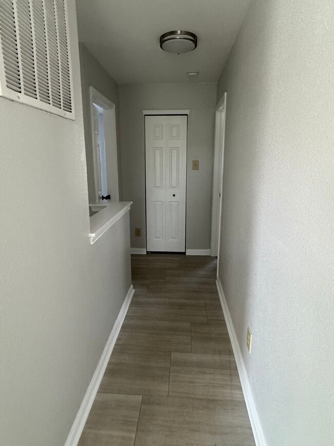 Building Photo - 10226 Crooked Stick Dr