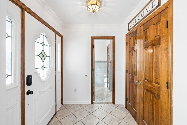 Foyer looking into Full Bath - 14 Plymouth Ave